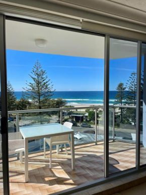 Seaside Retreat with Ocean Views Surfers Paradise